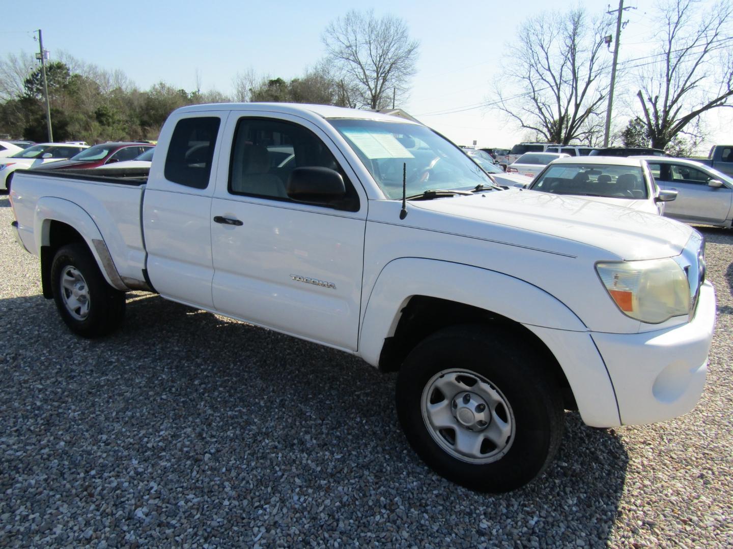 2008 White /Tan Toyota Tacoma PreRunner Access Cab V6 2WD (5TETU62N78Z) with an 4.0L V6 DOHC 24V engine, Automatic transmission, located at 15016 S Hwy 231, Midland City, AL, 36350, (334) 983-3001, 31.306210, -85.495277 - Photo#0